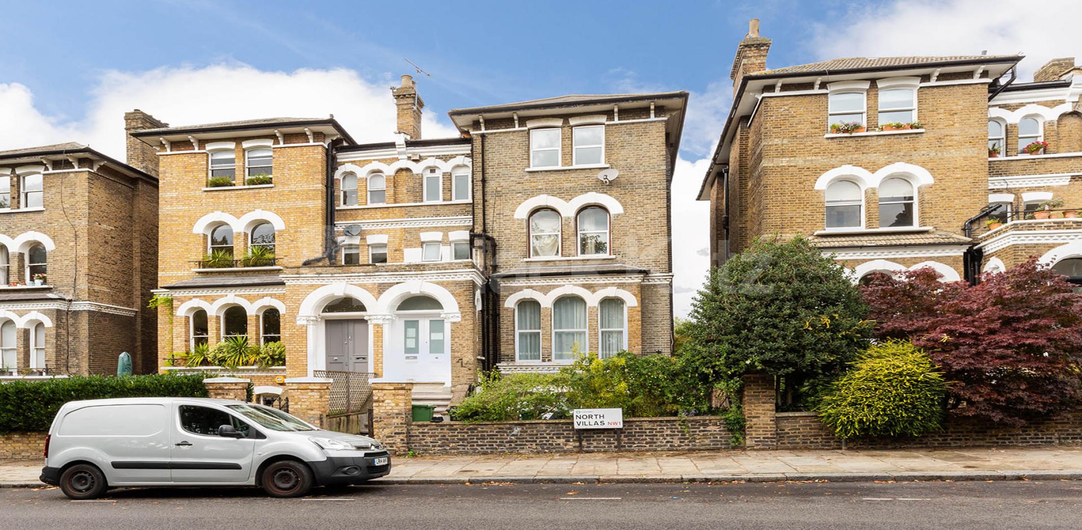 			NEW INSTRUCTION!, 2 Bedroom, 1 bath, 1 reception Flat			 North Villas, CAMDEN SQUARE